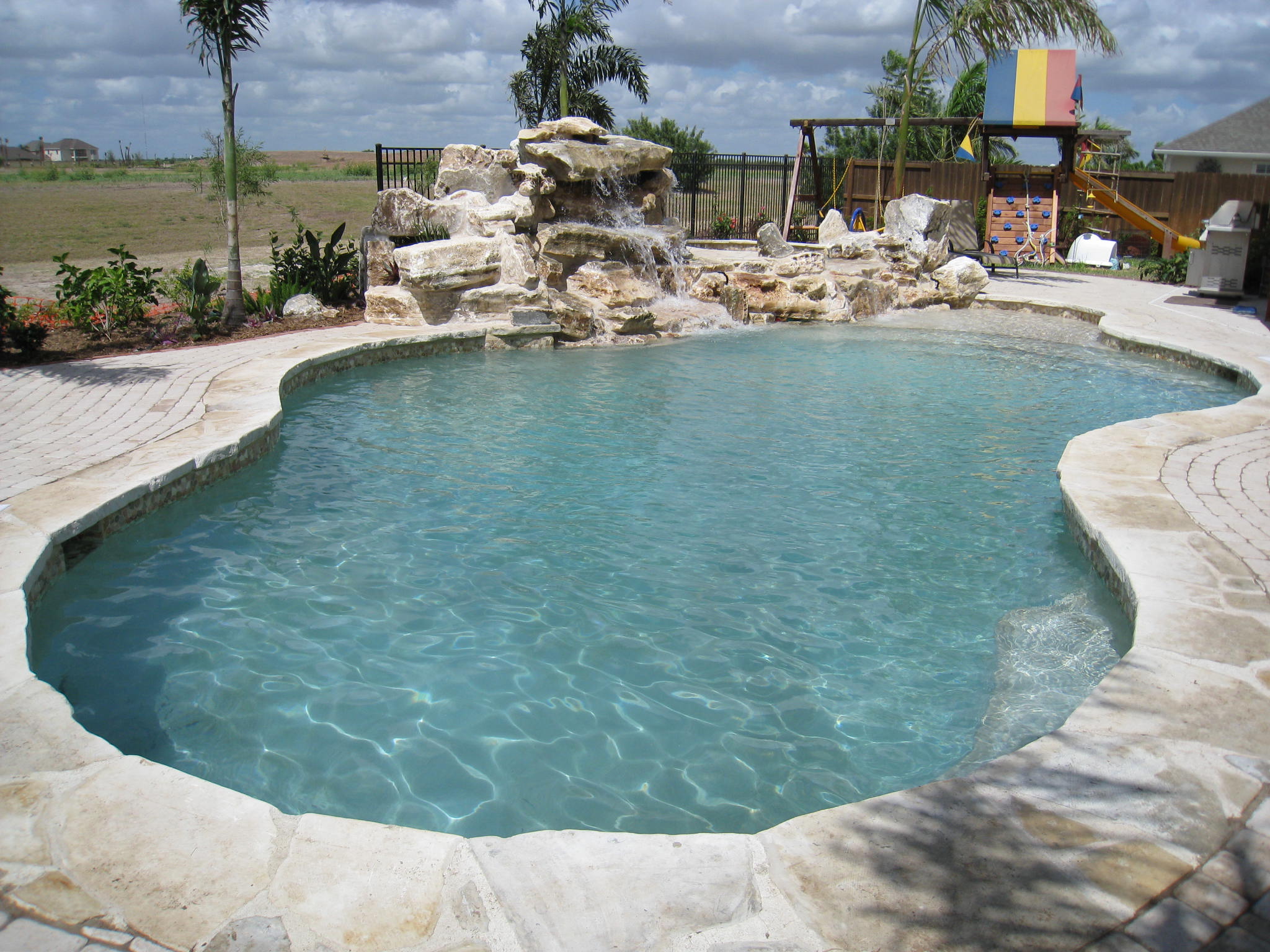 Wet Edge Marketplace Hamlin Pools